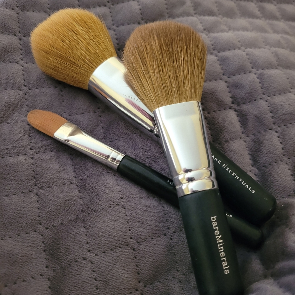 Bare minerals brushes